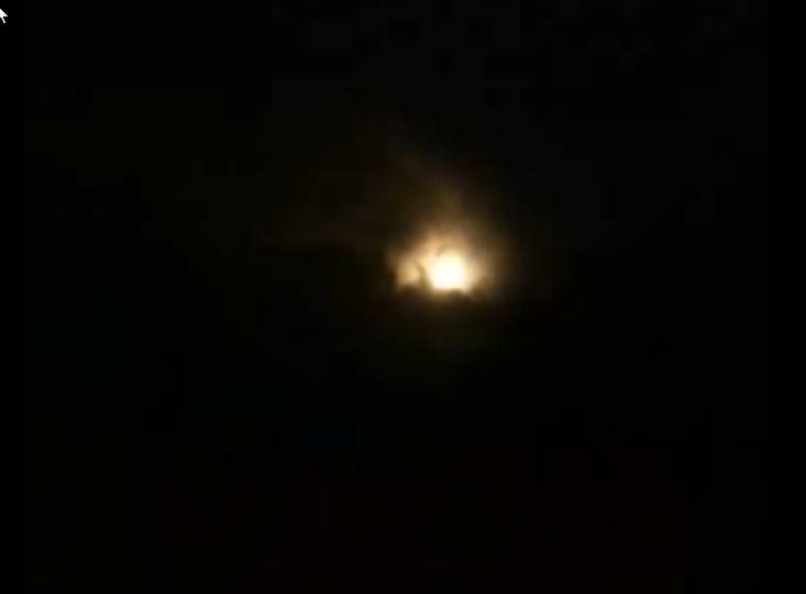 Los Angeles: avvistato Ufo all’interno di una nube temporalesca