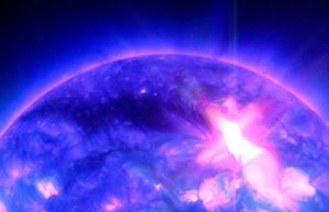 Nuova eruzione solare, ne risentono i satelliti